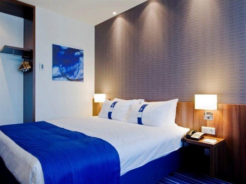 Holiday Inn Express Utrecht - Papendorp, An Ihg Hotel מראה חיצוני תמונה